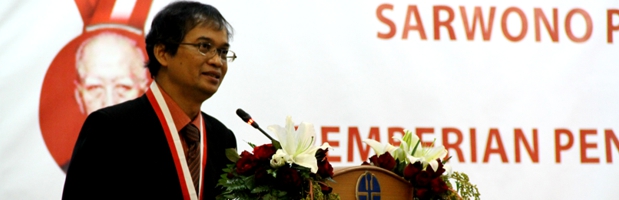 Sri Widiyantoro Terima Sarwono Award dari LIPI