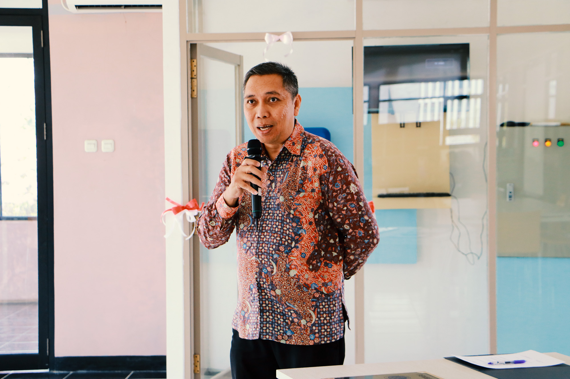 Dirut PT SESM sedang memberikan sambutan di FTTM