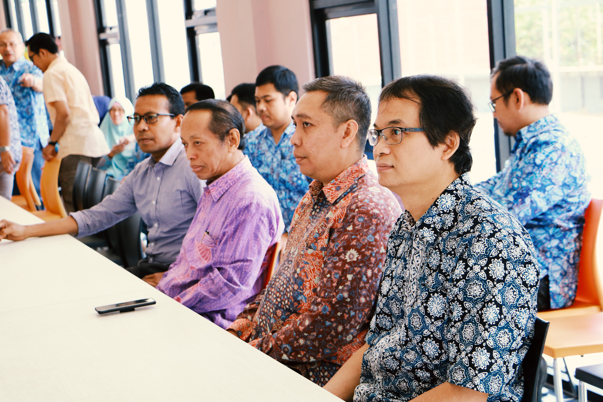 kegiatan serah terima PLTS PT SESM dan FTTM ITB
