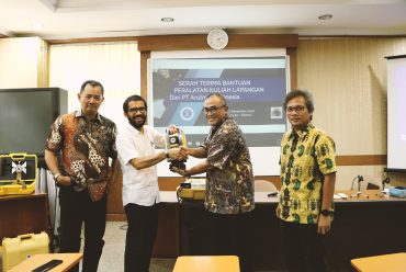 Serah Terima Bantuan Peralatan Kuliah Lapangan dan Kuliah Umum PT Arutmin Indonesia