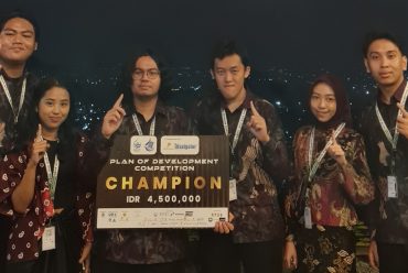 Tim NAWASENA ITB Raih Juara 1 PODC dalam Kompetisi Internasional Oil and Gas Intellectual Parade 2025