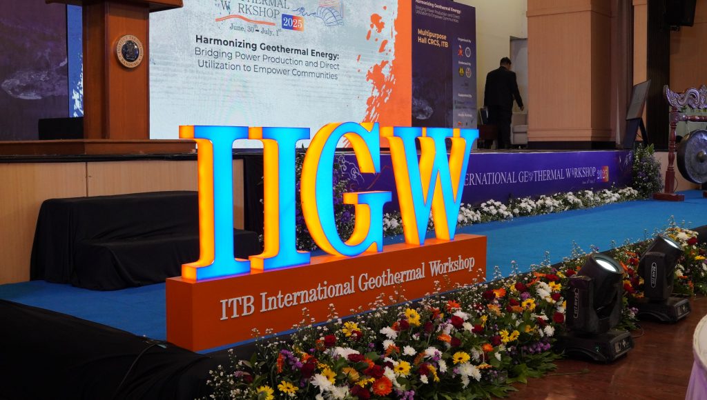 Pembukaan Resmi 14th ITB International Geothermal Workshop (IIGW) 2025: Mengusung Semangat Kolaborasi Global untuk Energi Geotermal Berkelanjutan